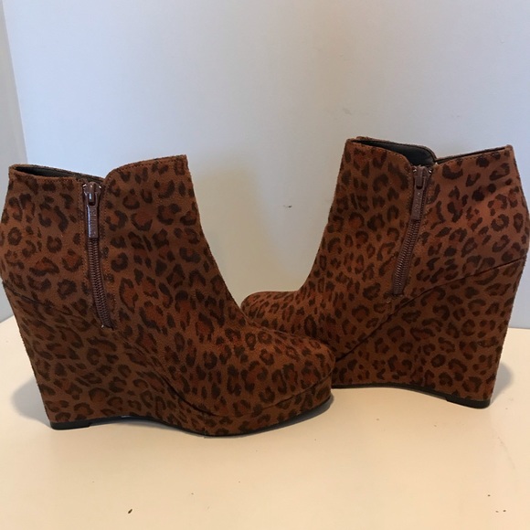 Cheetah print wedge booties - Picture 3 of 5